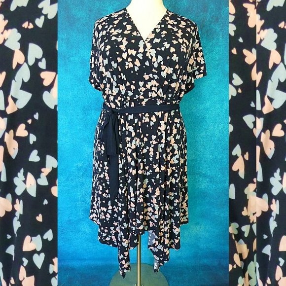 NWT Torrid Shark Bite Blue Pink Heart Dress Size 3 (22-24) - Picture 2 of 10